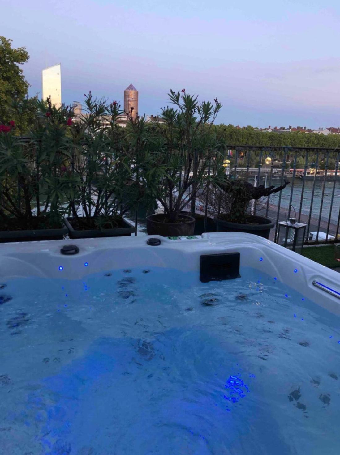 Апартаменти Coeur De Lyon Avec Terrasse Et Jacuzzi Екстер'єр фото